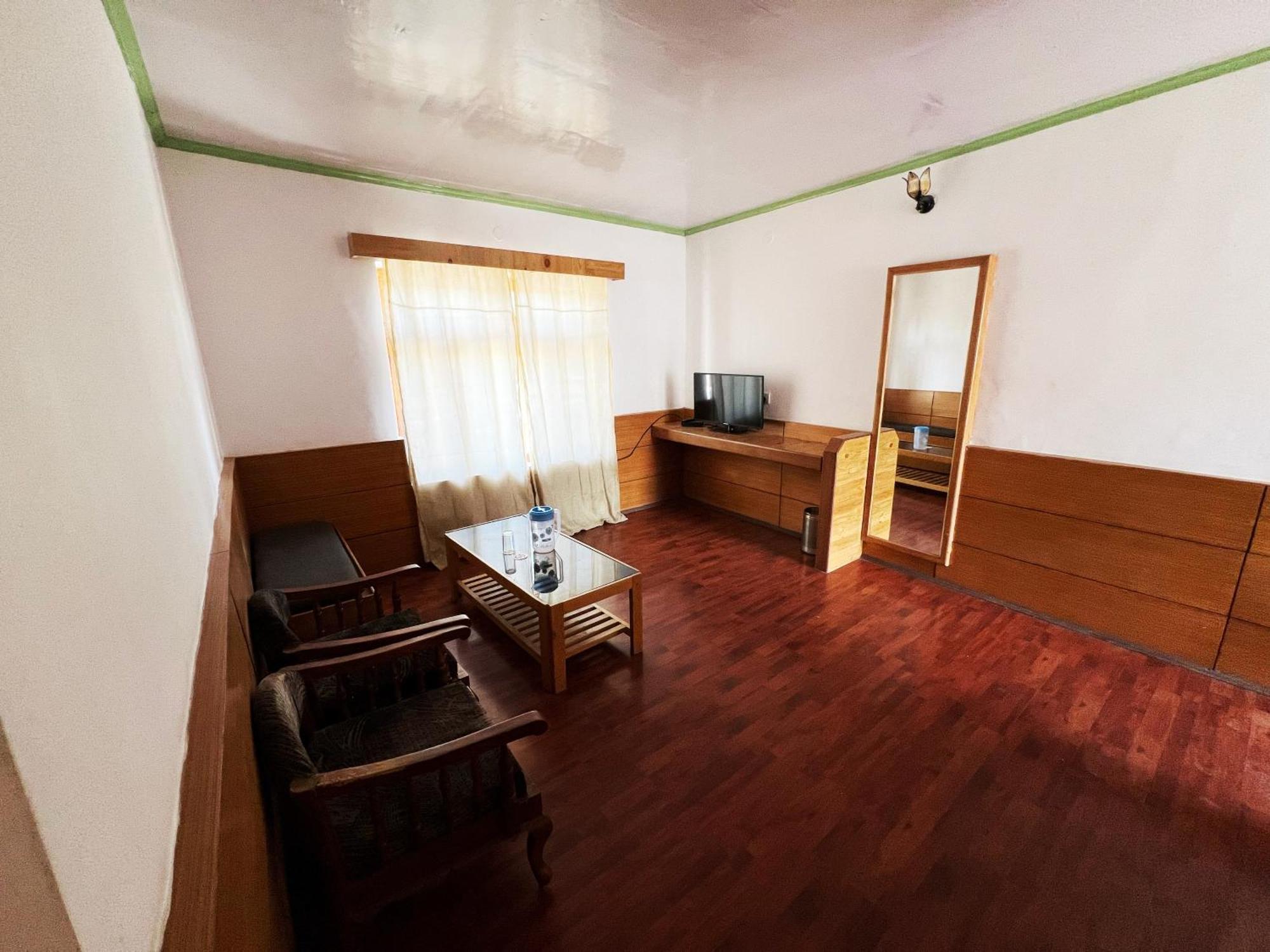 Hotel Lumbini Leh Dış mekan fotoğraf