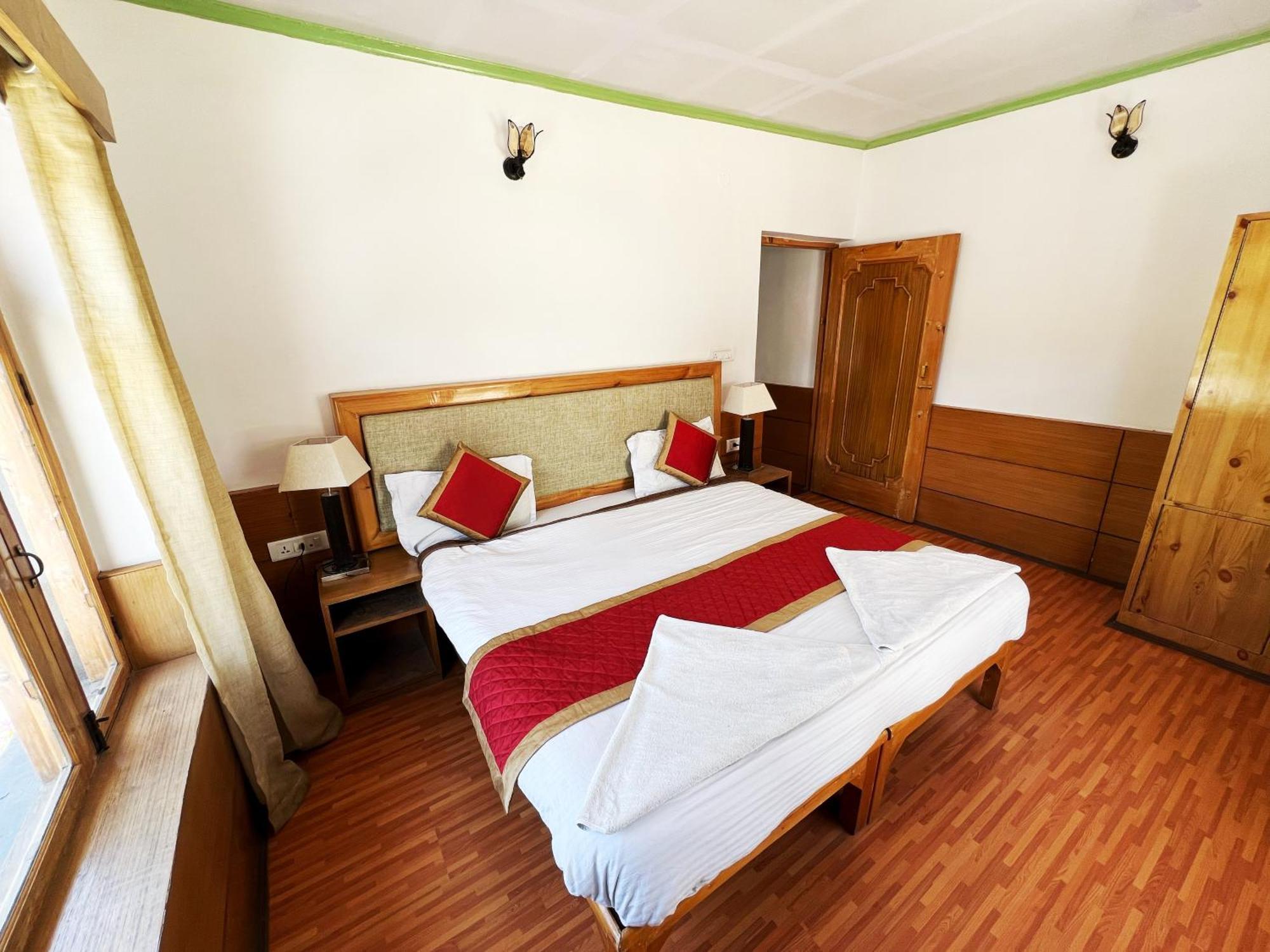 Hotel Lumbini Leh Dış mekan fotoğraf