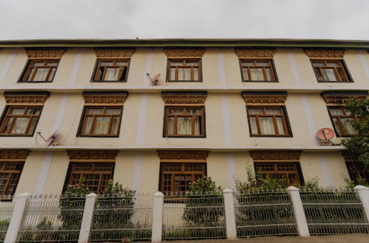 Hotel Lumbini Leh Dış mekan fotoğraf