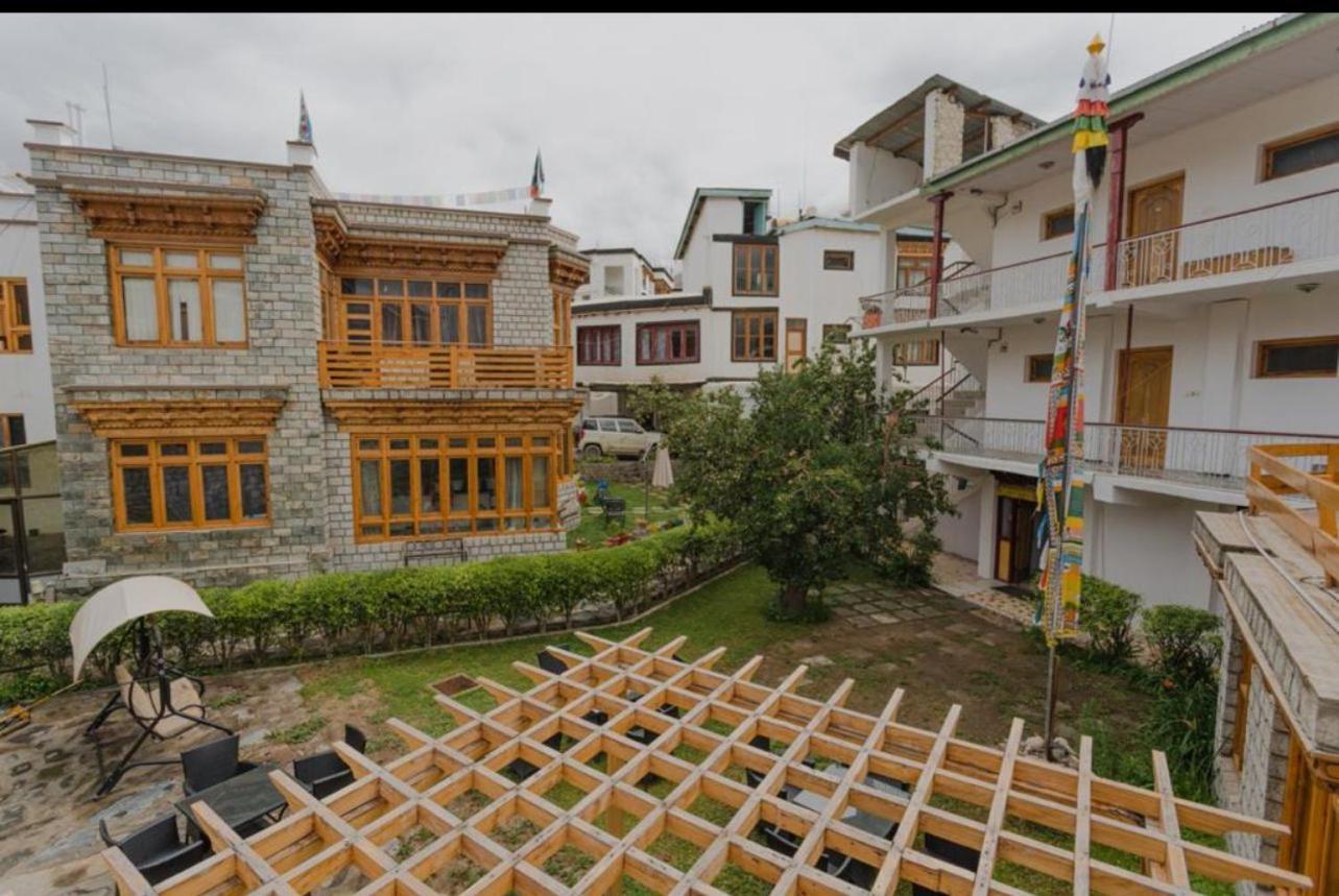 Hotel Lumbini Leh Dış mekan fotoğraf